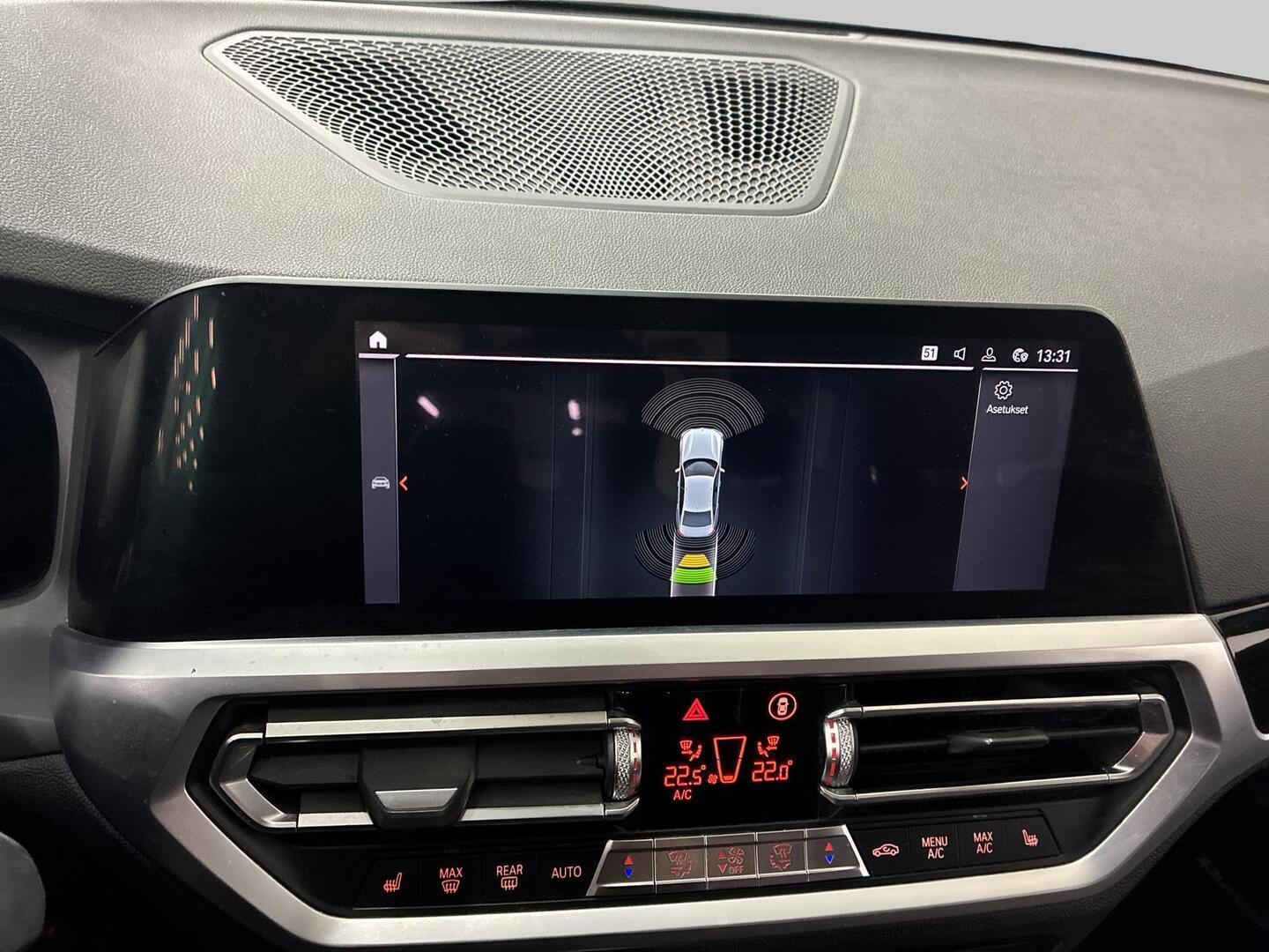 BMW 330 2019