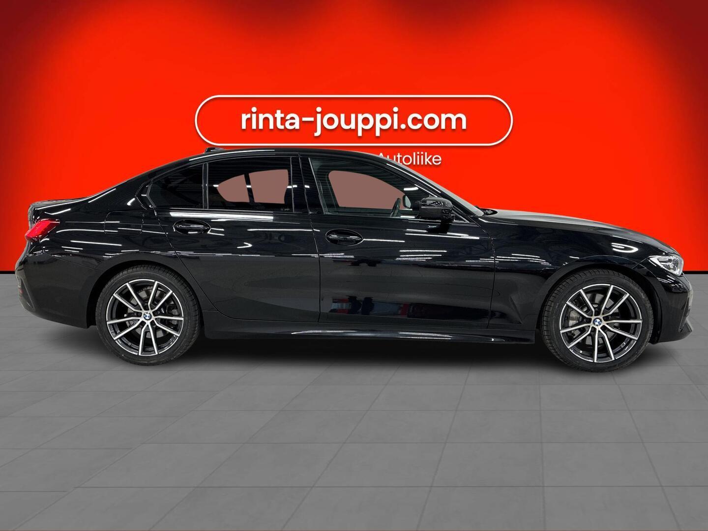 BMW 330 2019