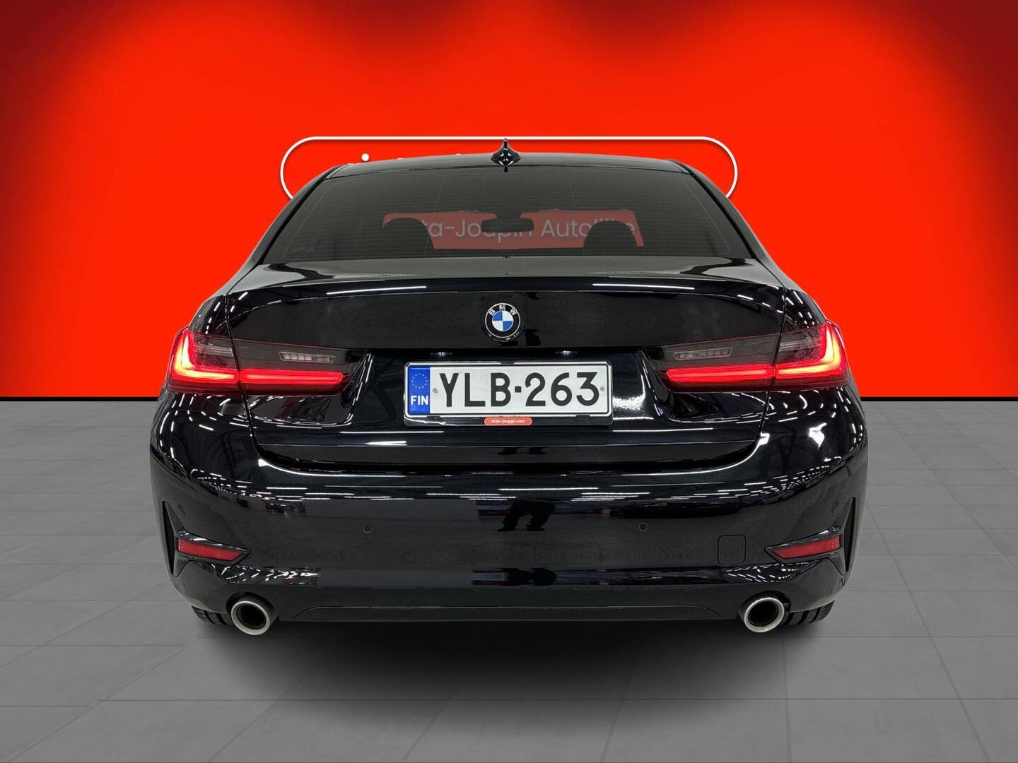 BMW 330 2019