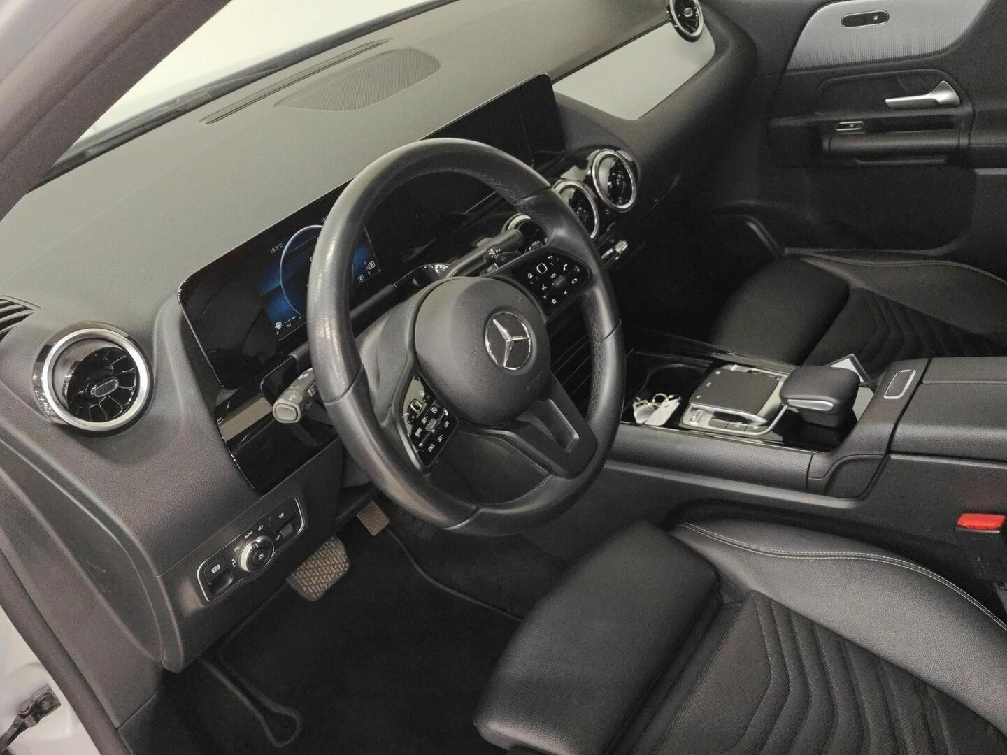 MERCEDES-BENZ B 2019