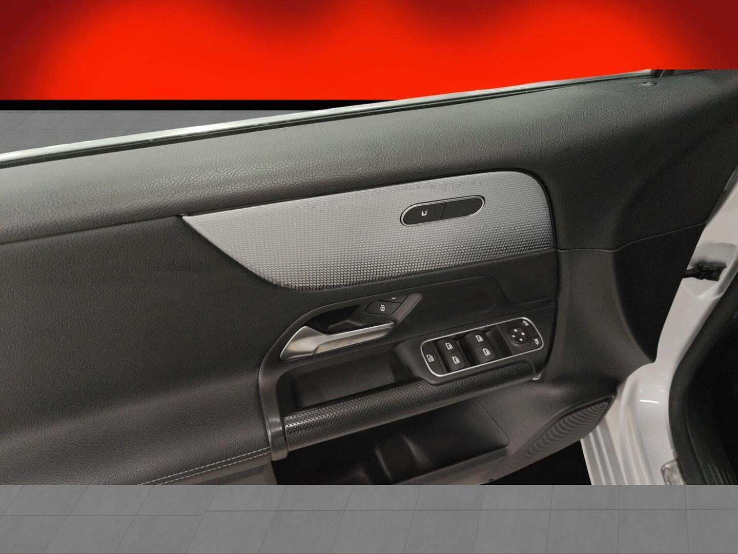 MERCEDES-BENZ B 2019