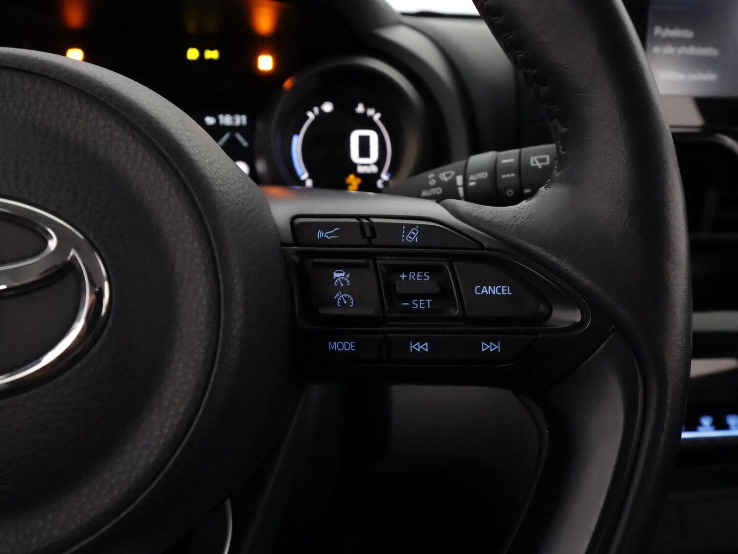 TOYOTA YARIS CROSS 2022