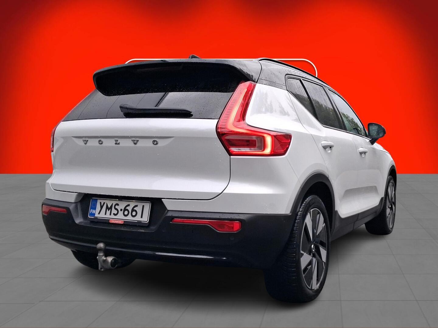 VOLVO XC40 2024