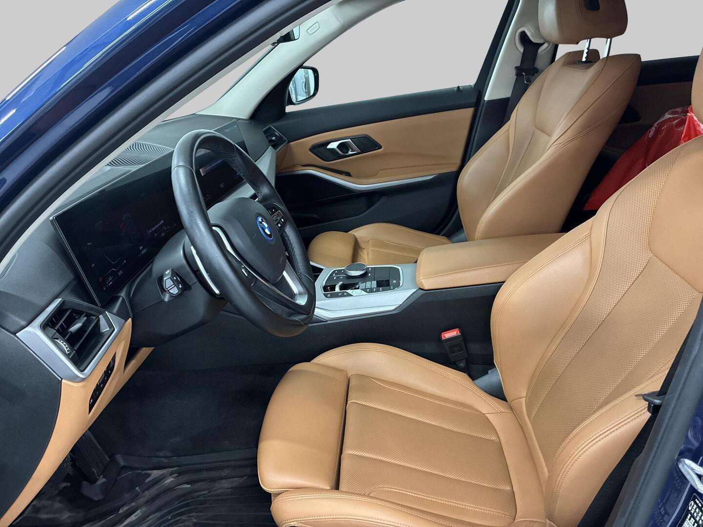 BMW 330 2024