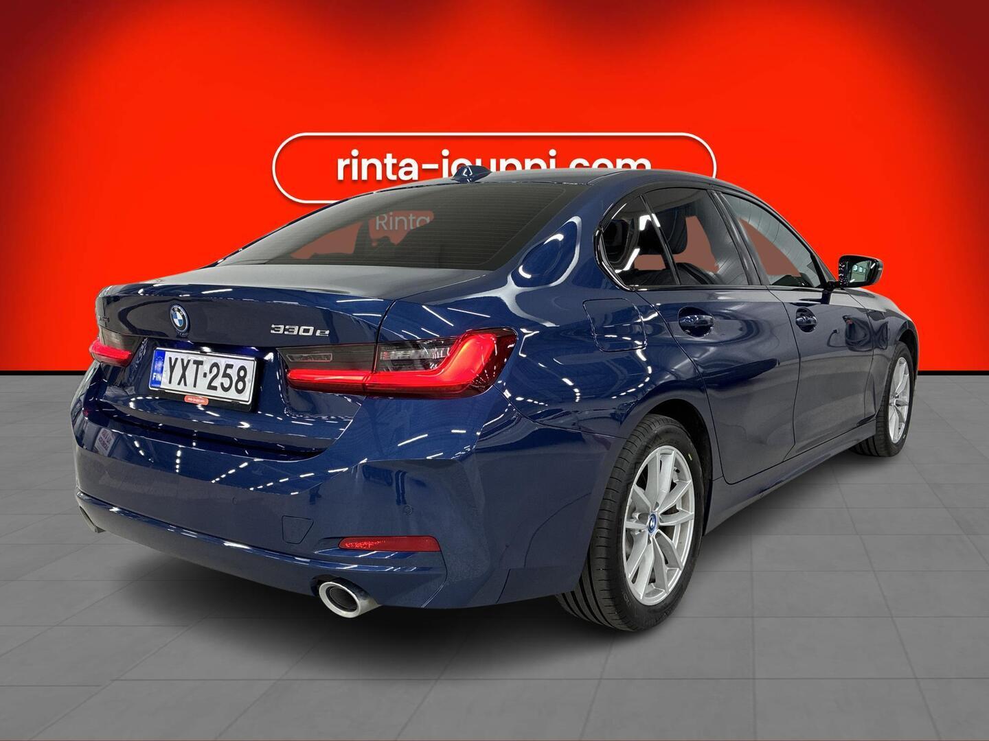 BMW 330 2024