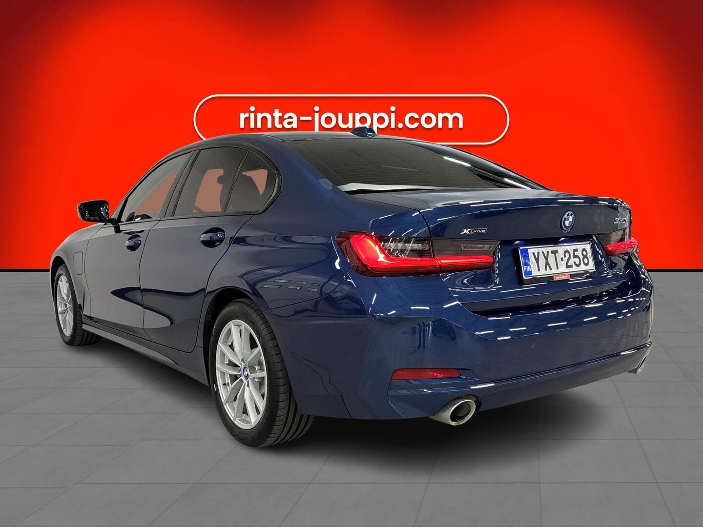 BMW 330 2024