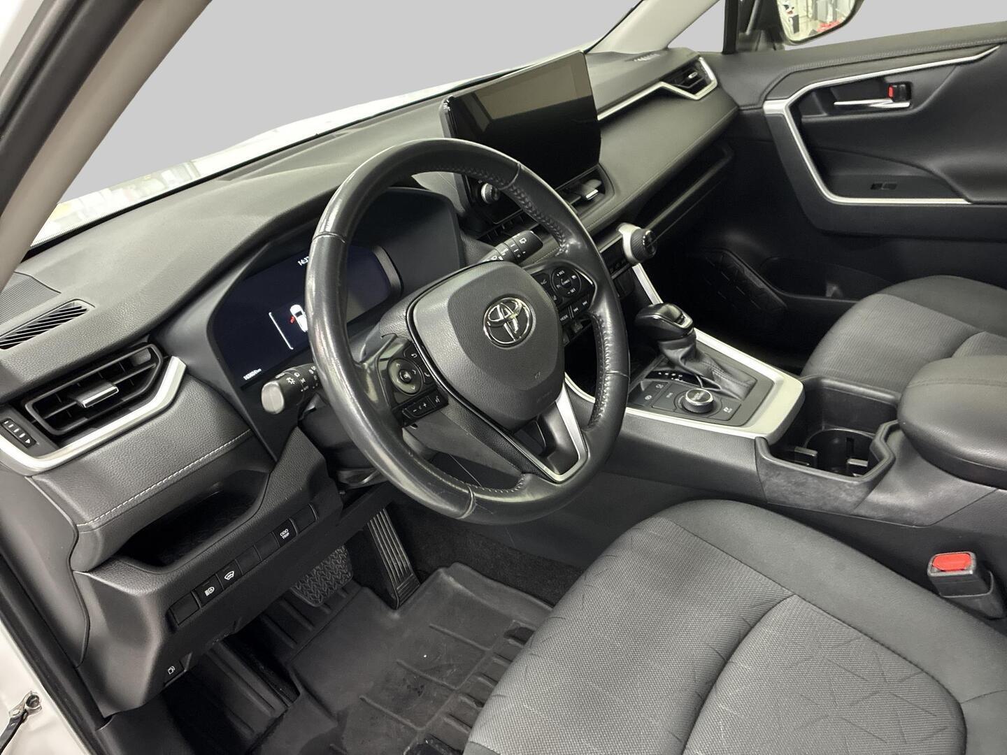 TOYOTA RAV4 2024