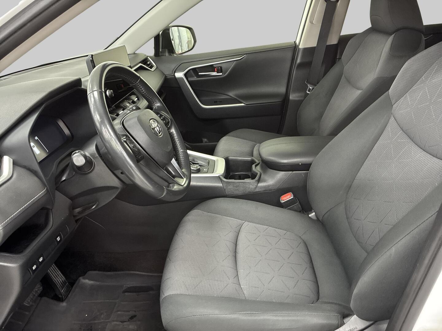 TOYOTA RAV4 2024