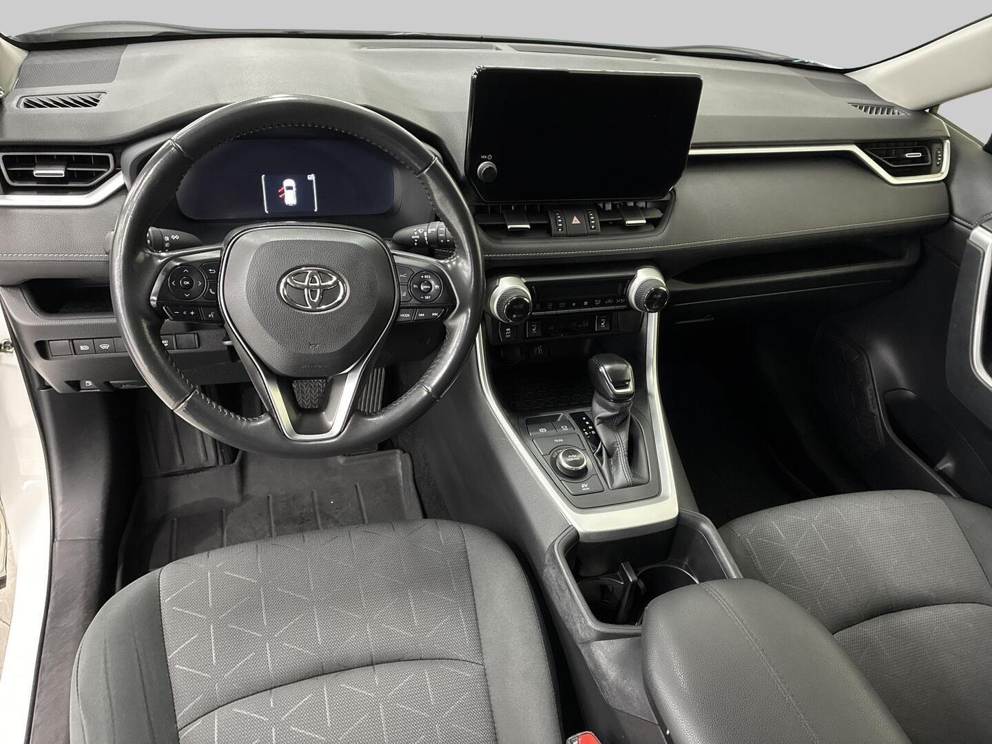 TOYOTA RAV4 2024