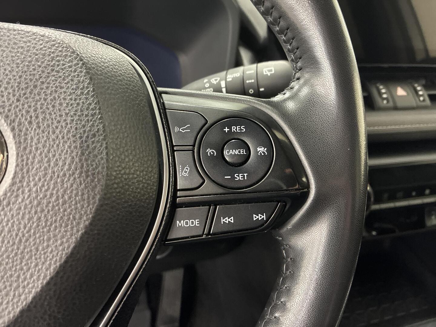 TOYOTA RAV4 2024