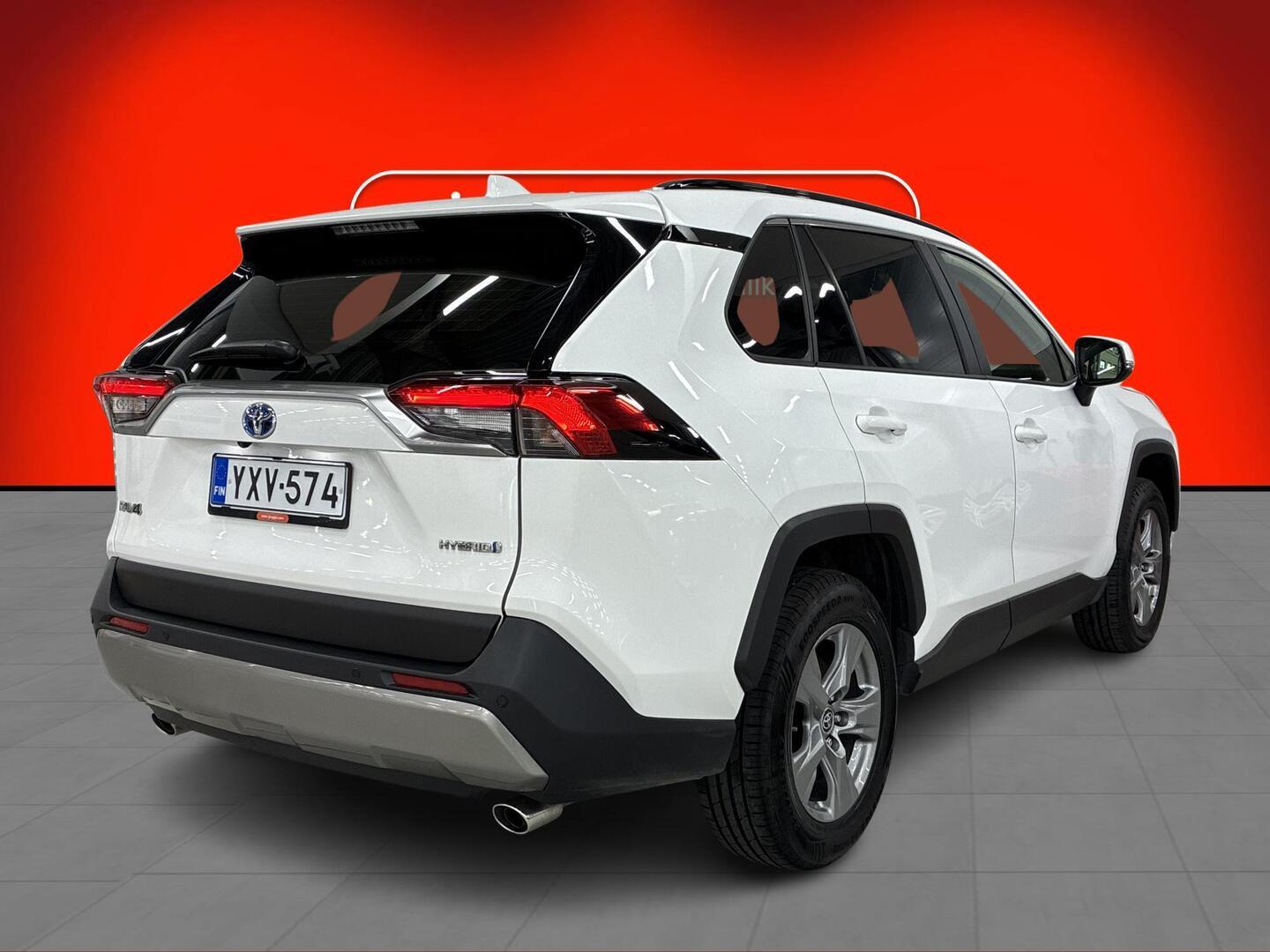 TOYOTA RAV4 2024