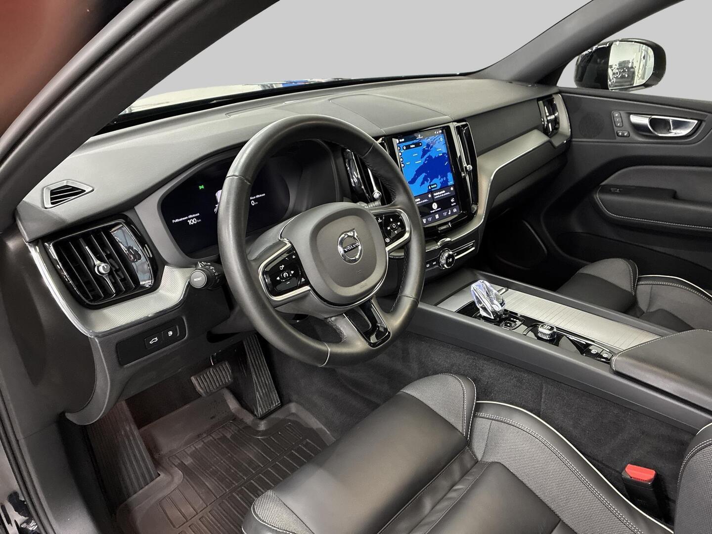 VOLVO XC60 2024