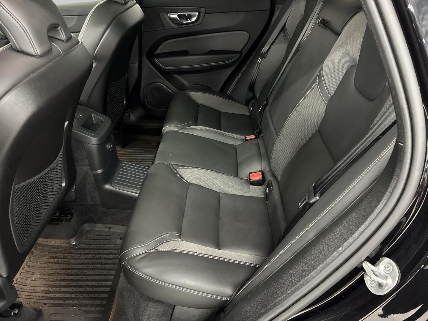 VOLVO XC60 2024