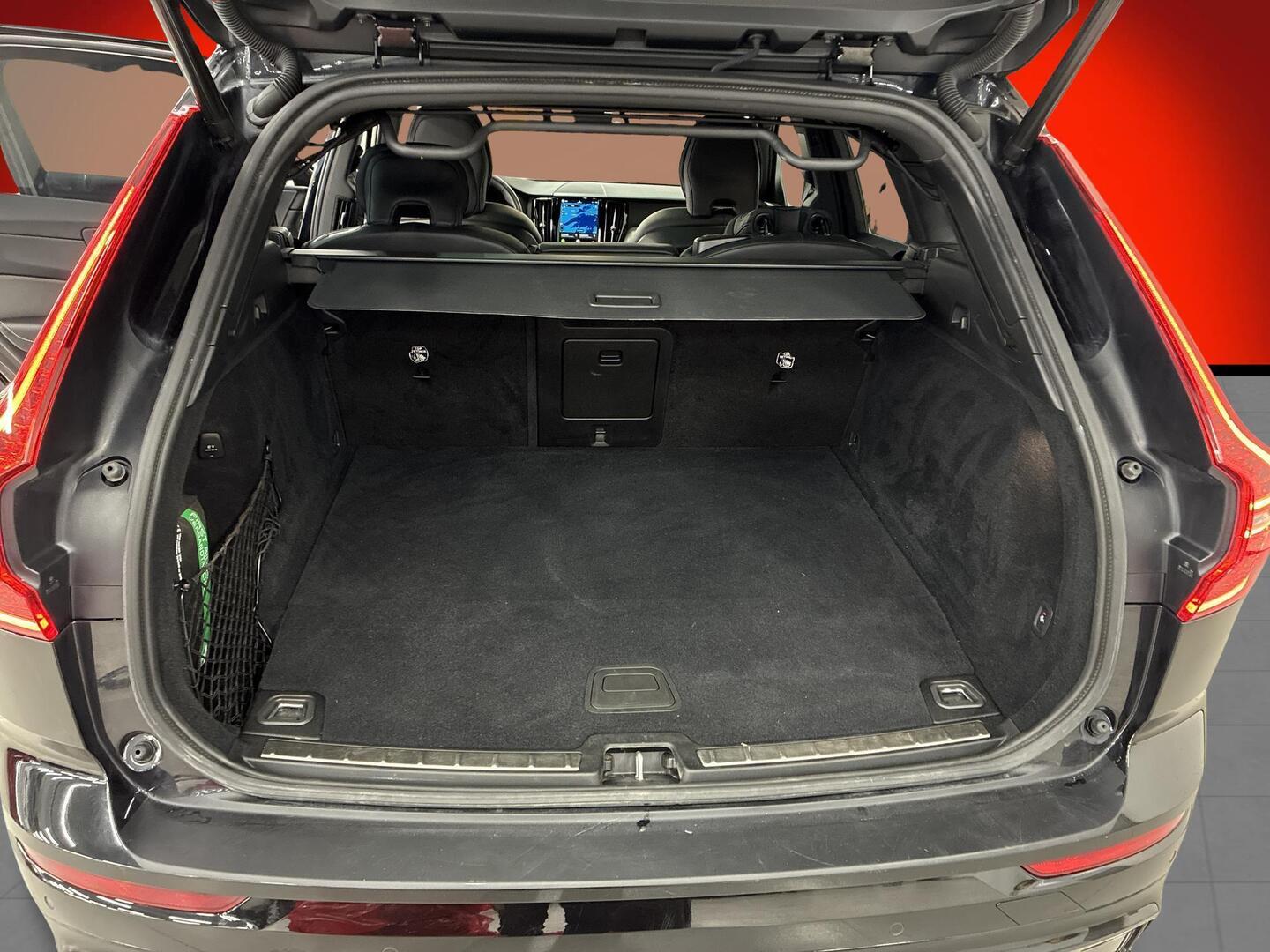 VOLVO XC60 2024
