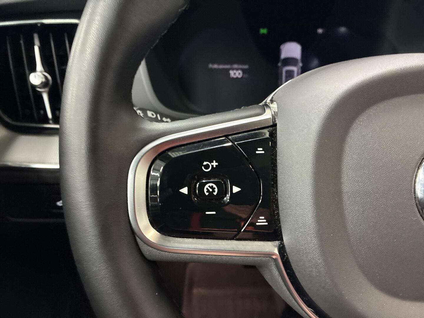 VOLVO XC60 2024