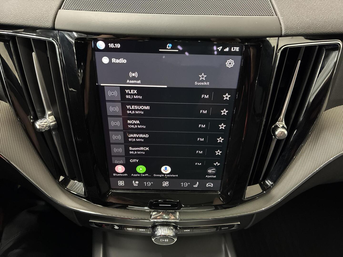 VOLVO XC60 2024