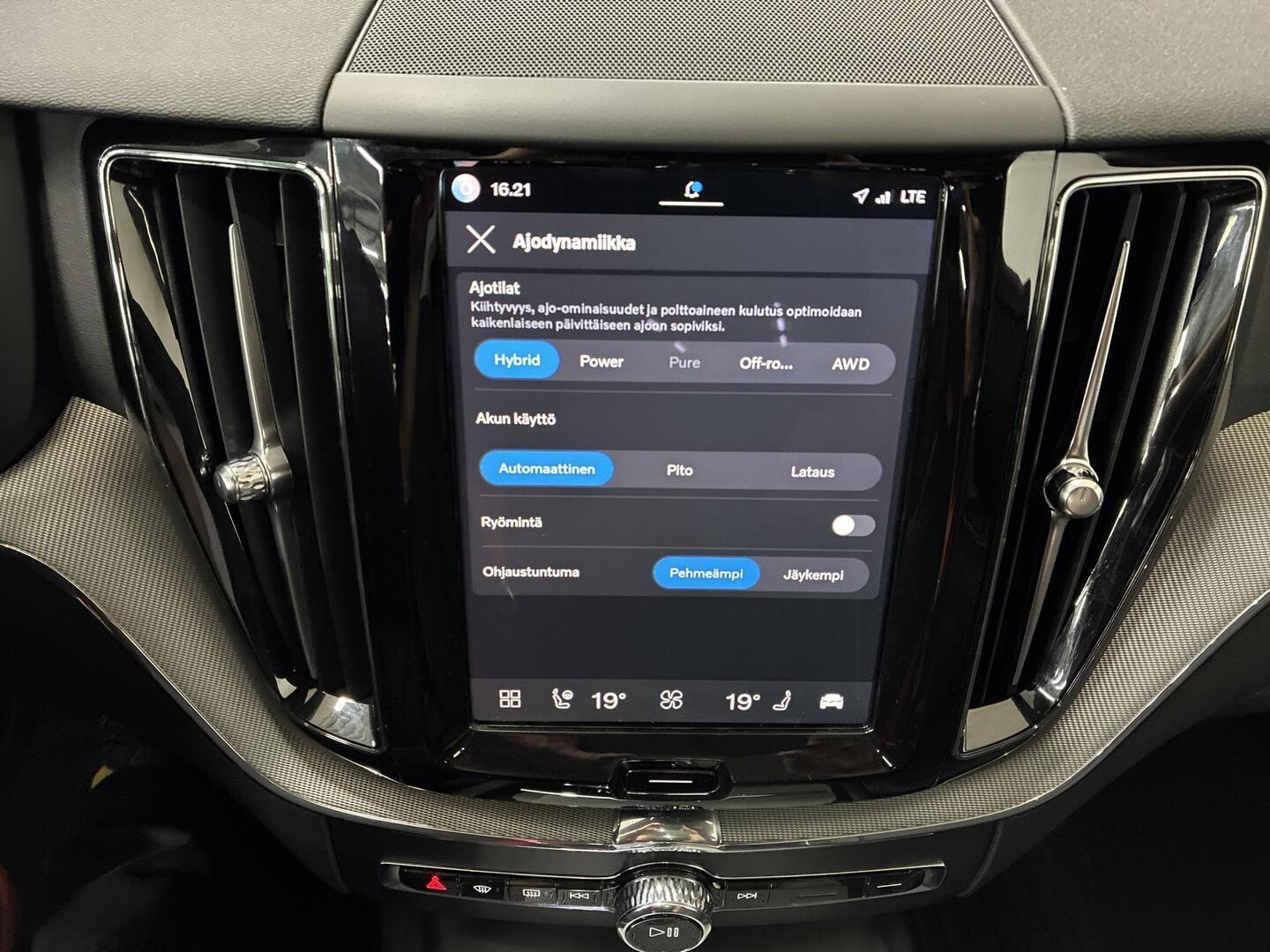 VOLVO XC60 2024