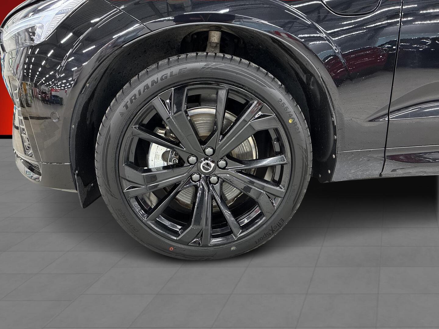 VOLVO XC60 2024