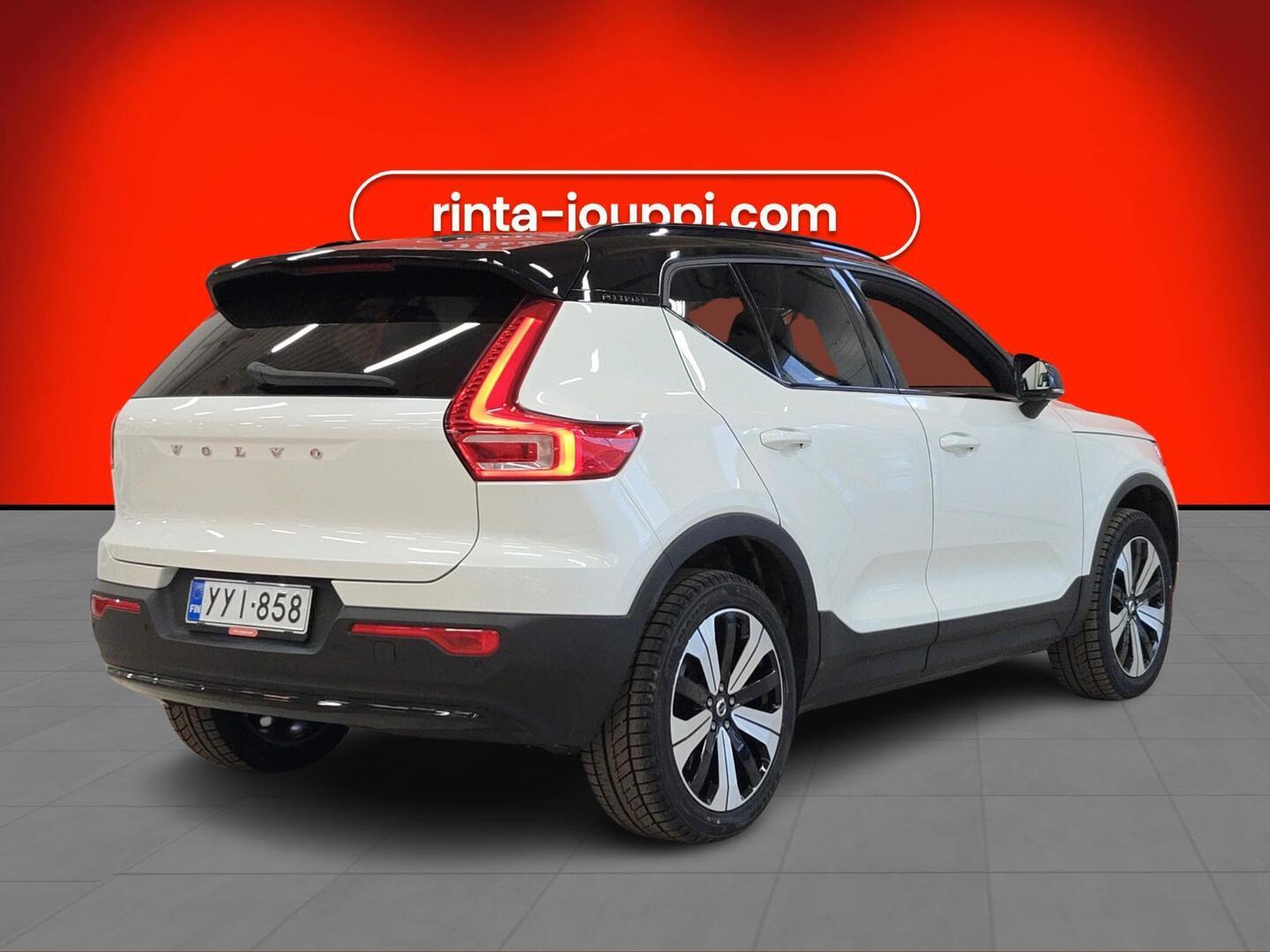 VOLVO XC40 2023