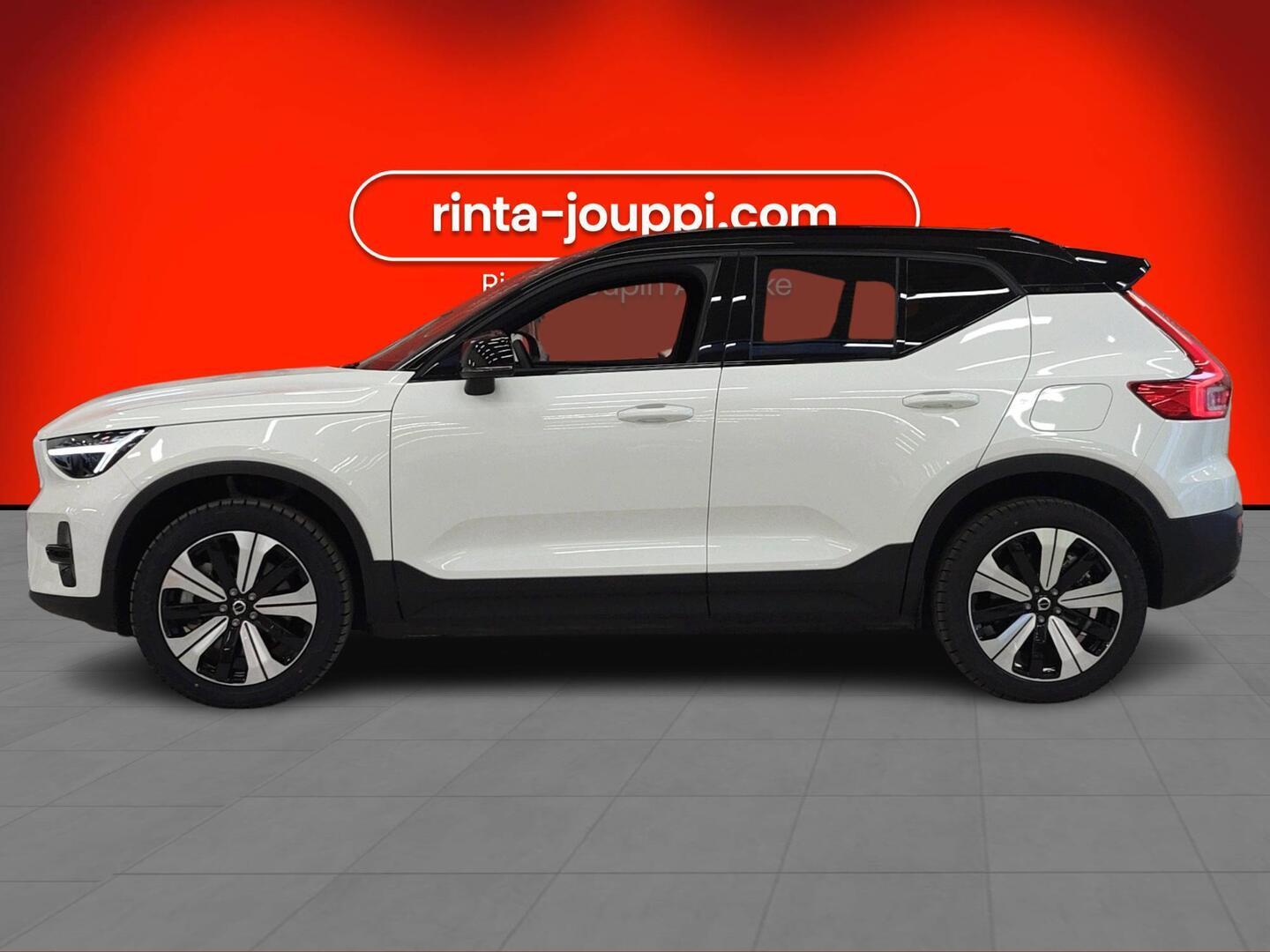 VOLVO XC40 2023