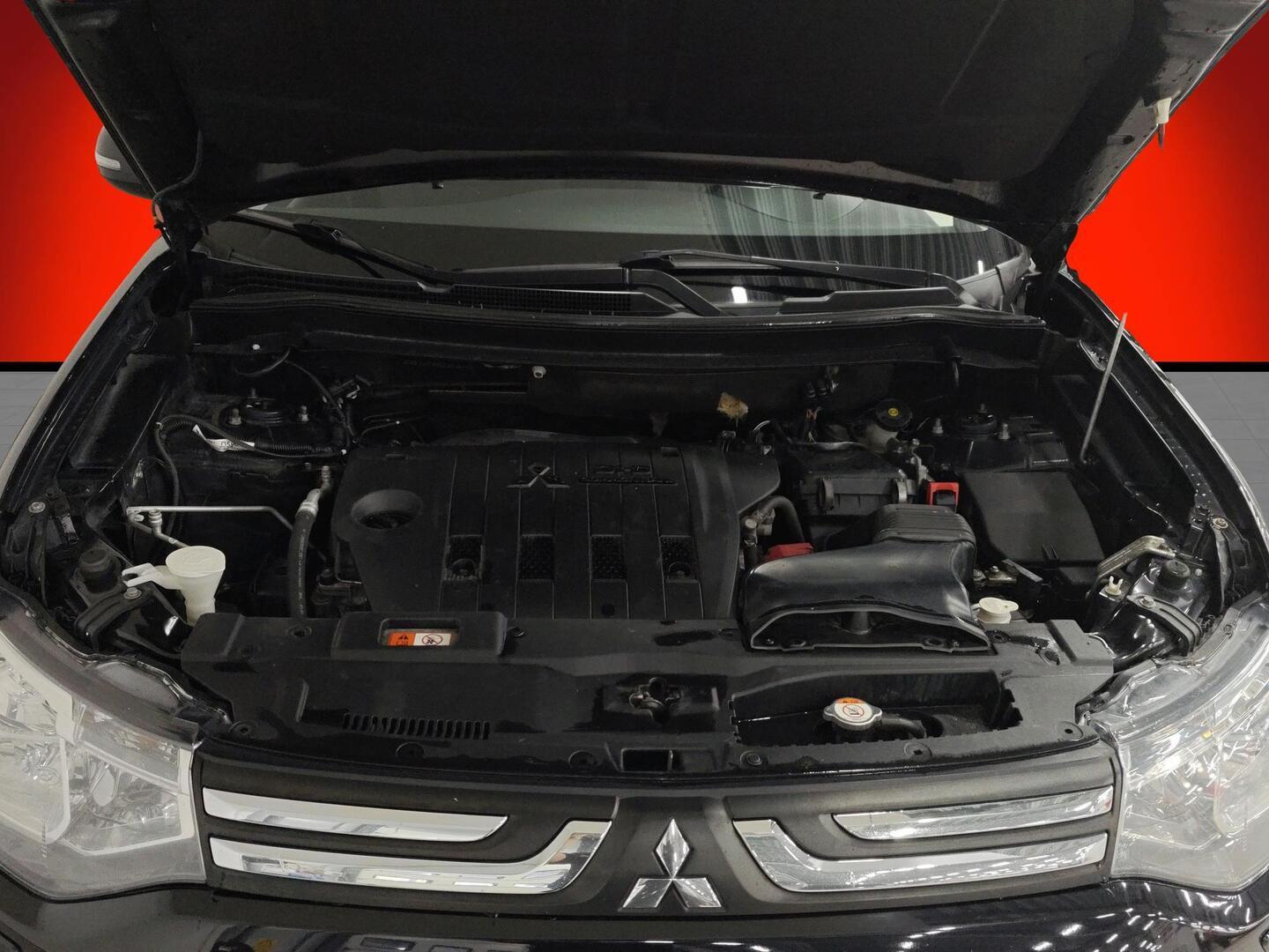 MITSUBISHI Outlander 2014