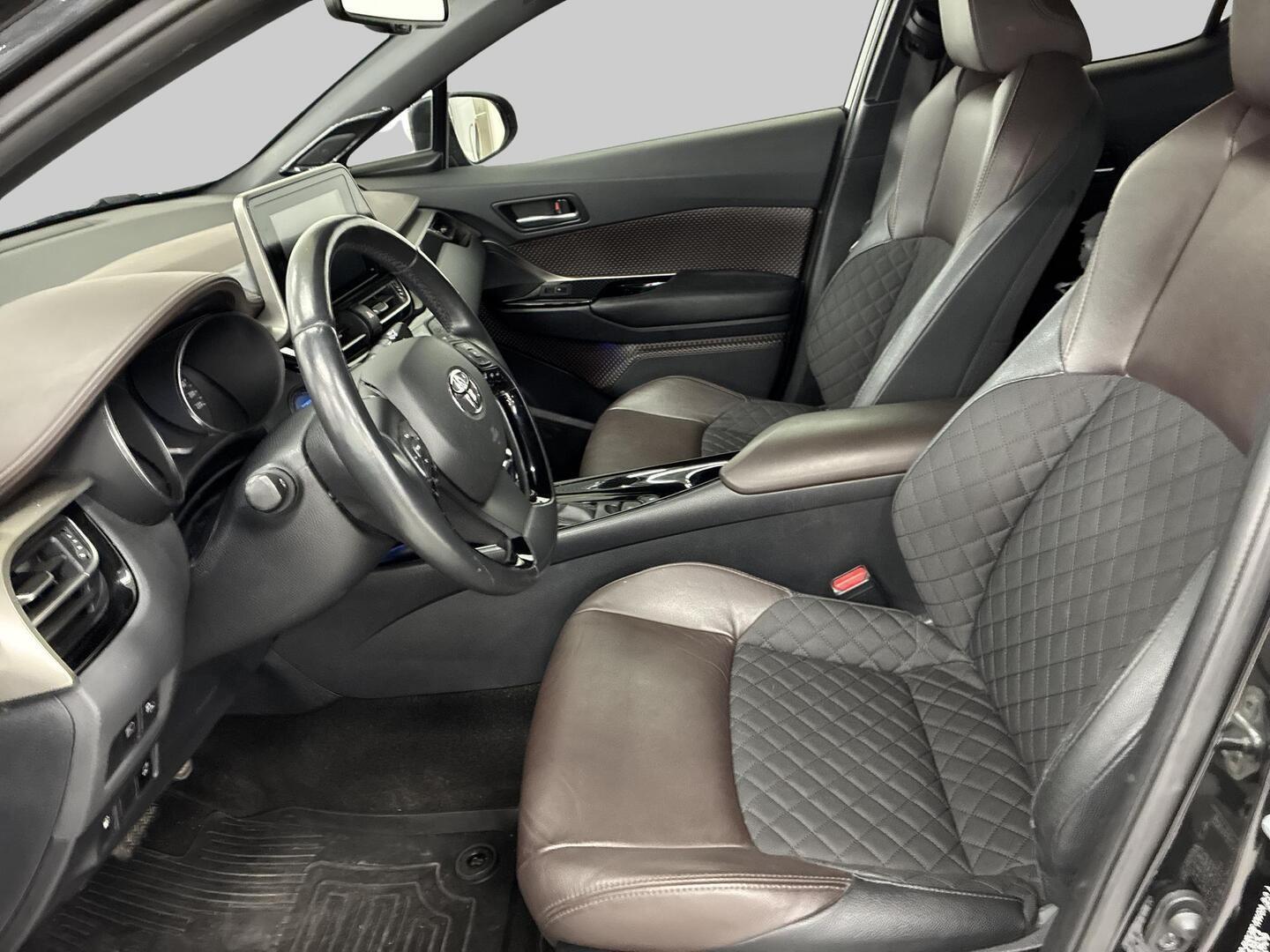 TOYOTA C-HR 2018