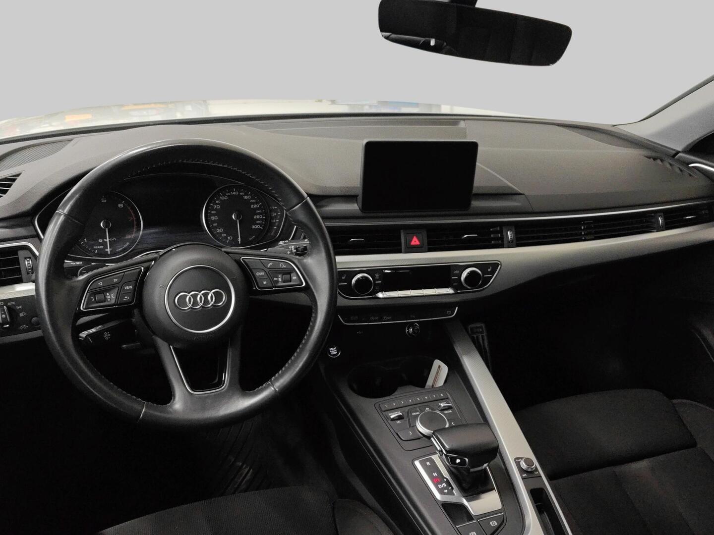 AUDI A4 2018