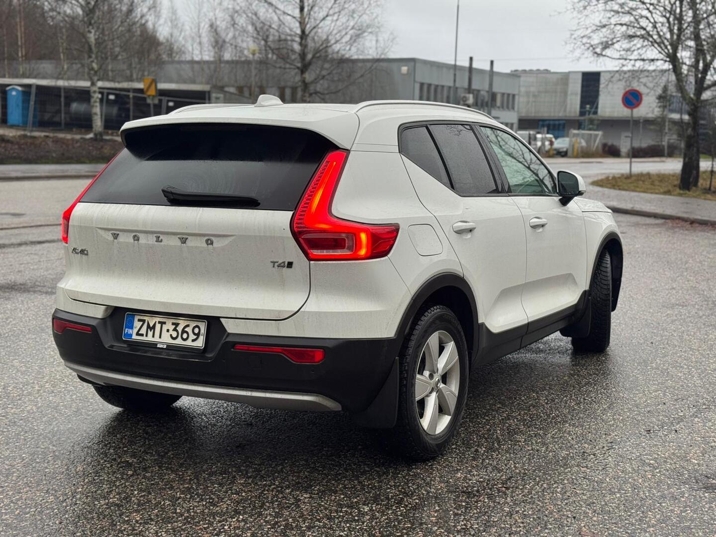 VOLVO XC40 2019