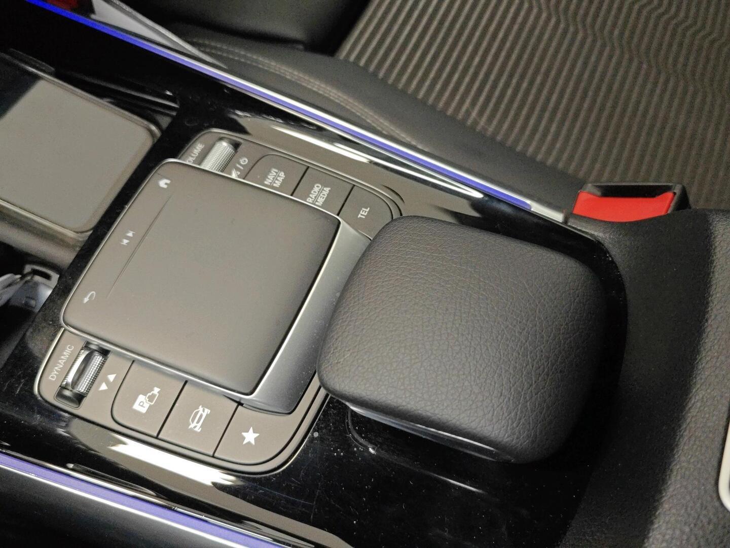 MERCEDES-BENZ B 2020