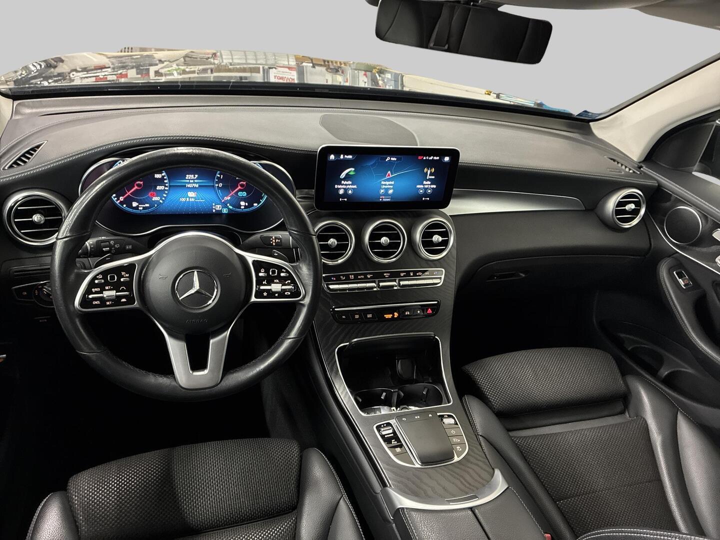 MERCEDES-BENZ GLC 2022