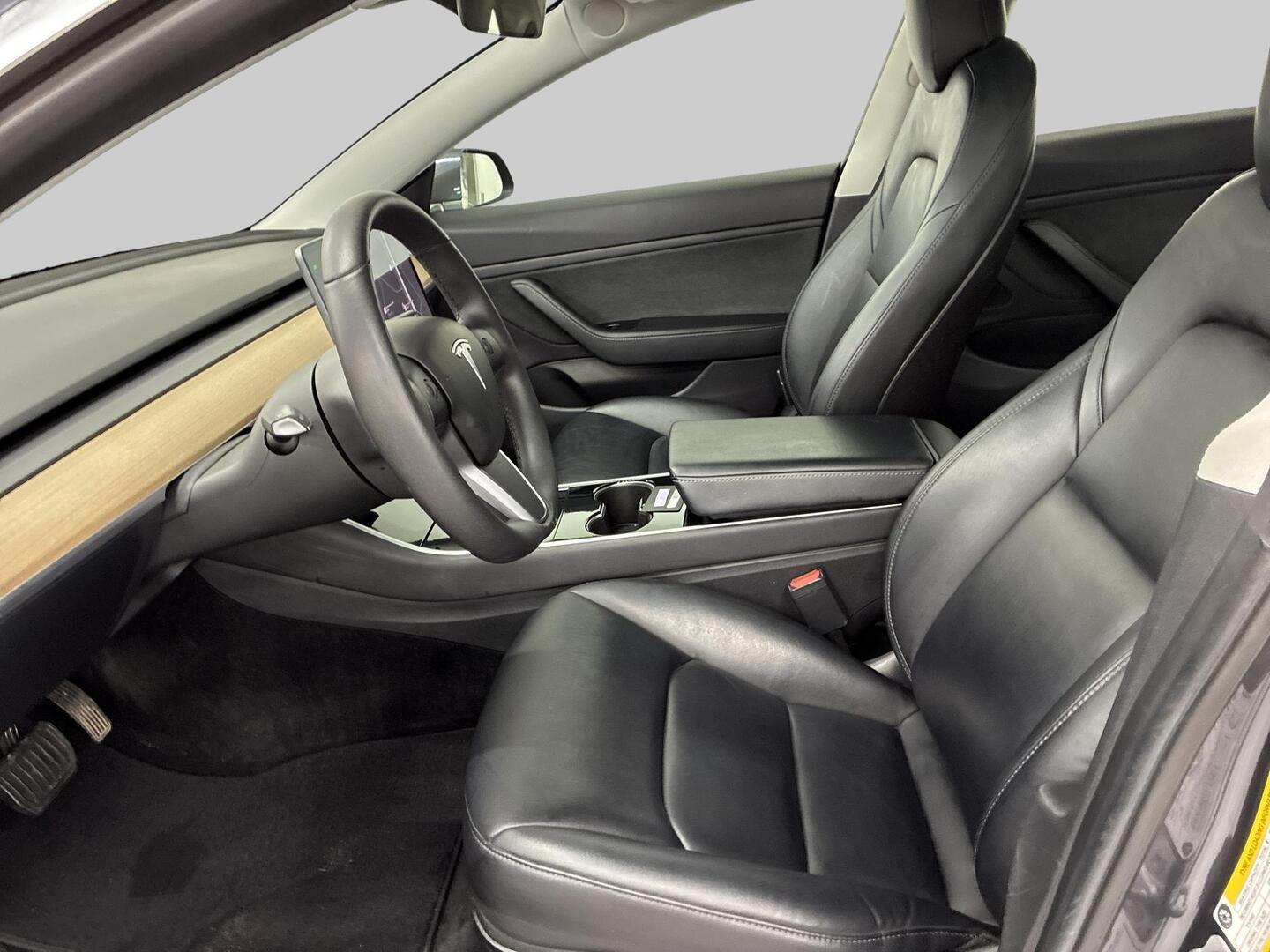 TESLA Model 3 2019