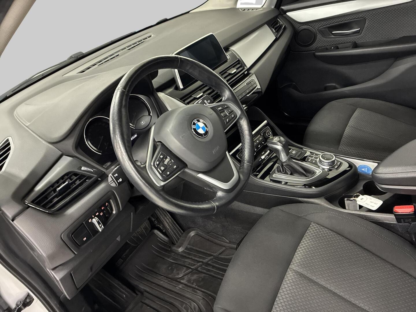 BMW 225 2020