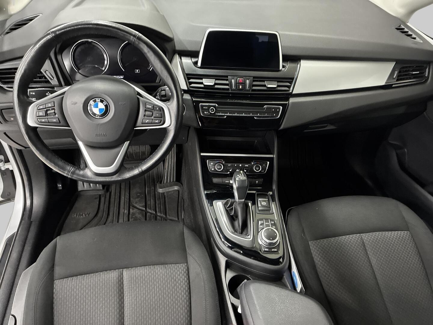 BMW 225 2020