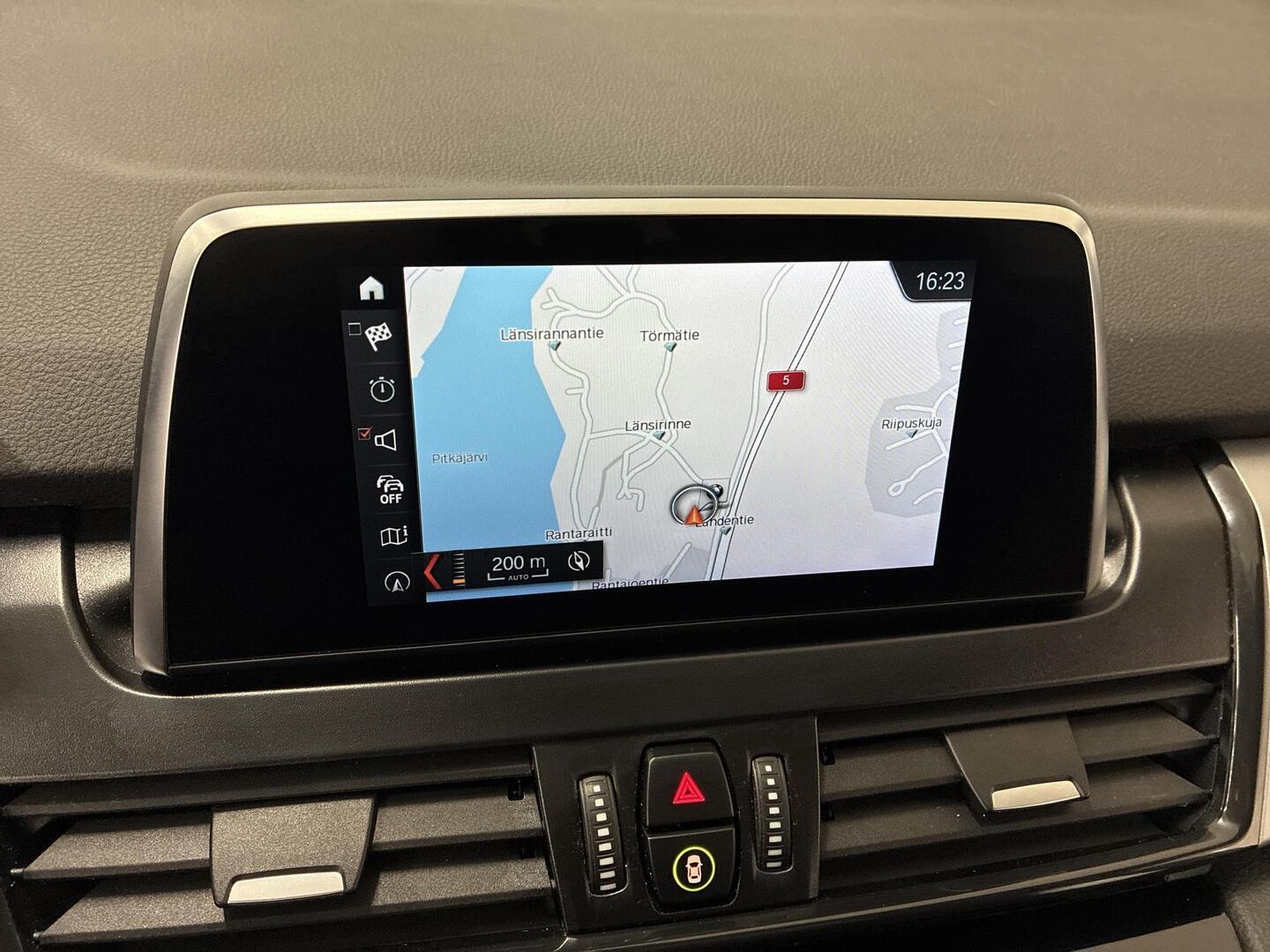 BMW 225 2020