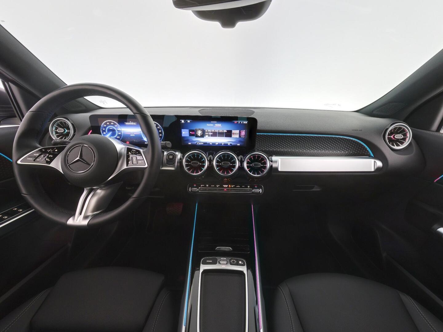 MERCEDES-BENZ EQB 2025
