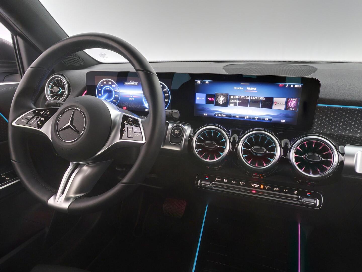 MERCEDES-BENZ EQB 2025