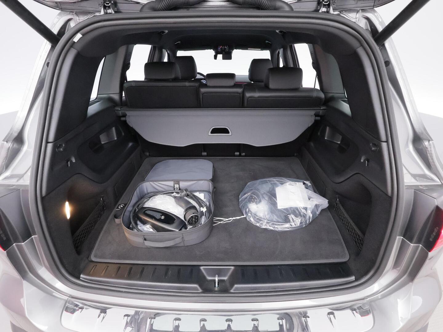 MERCEDES-BENZ EQB 2025