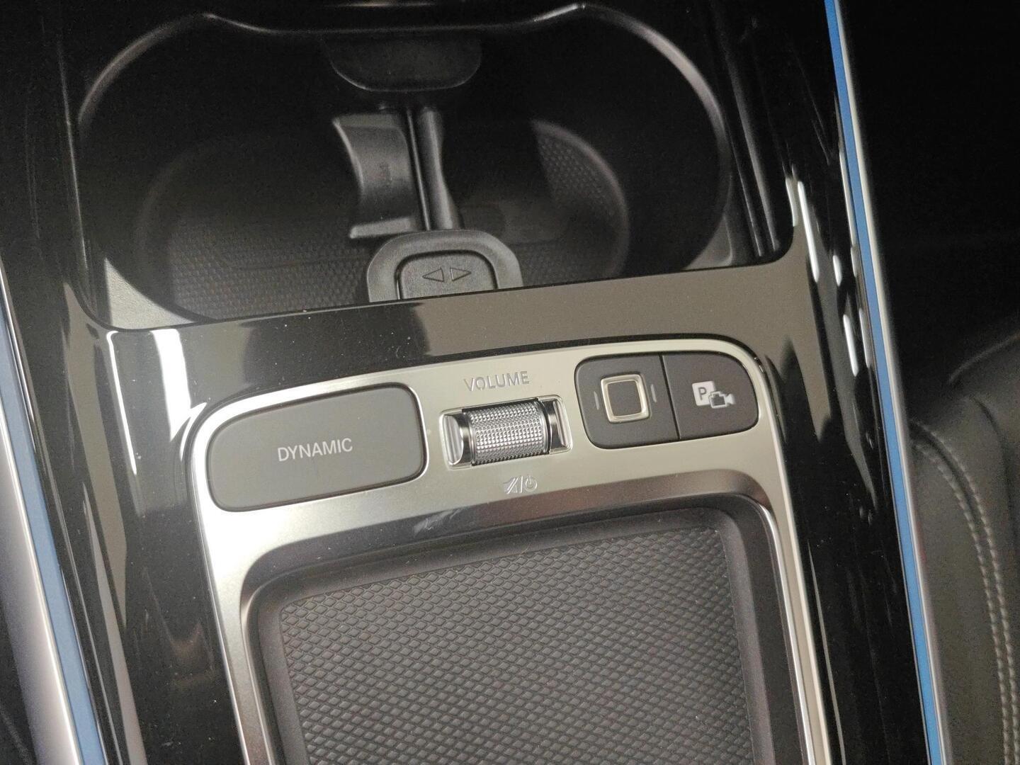 MERCEDES-BENZ EQB 2025