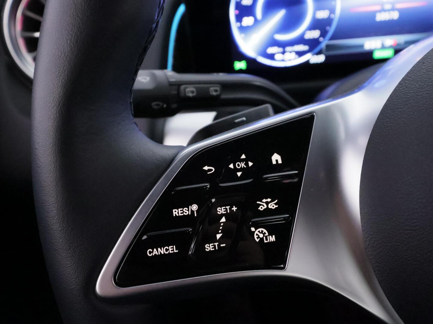 MERCEDES-BENZ EQB 2025
