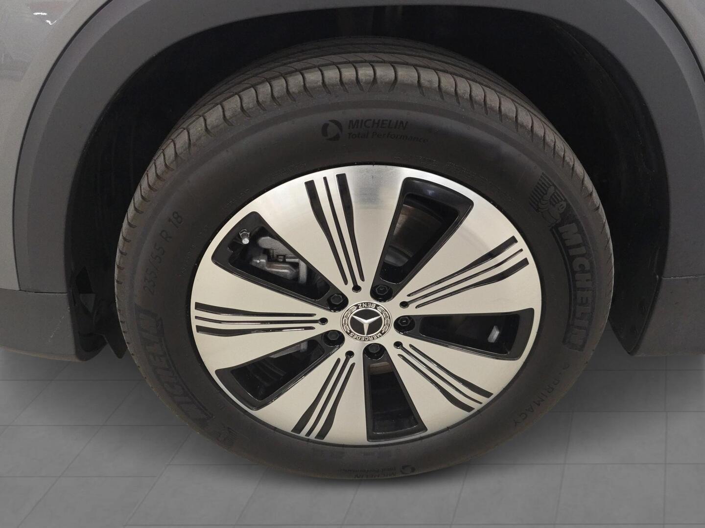 MERCEDES-BENZ EQB 2025