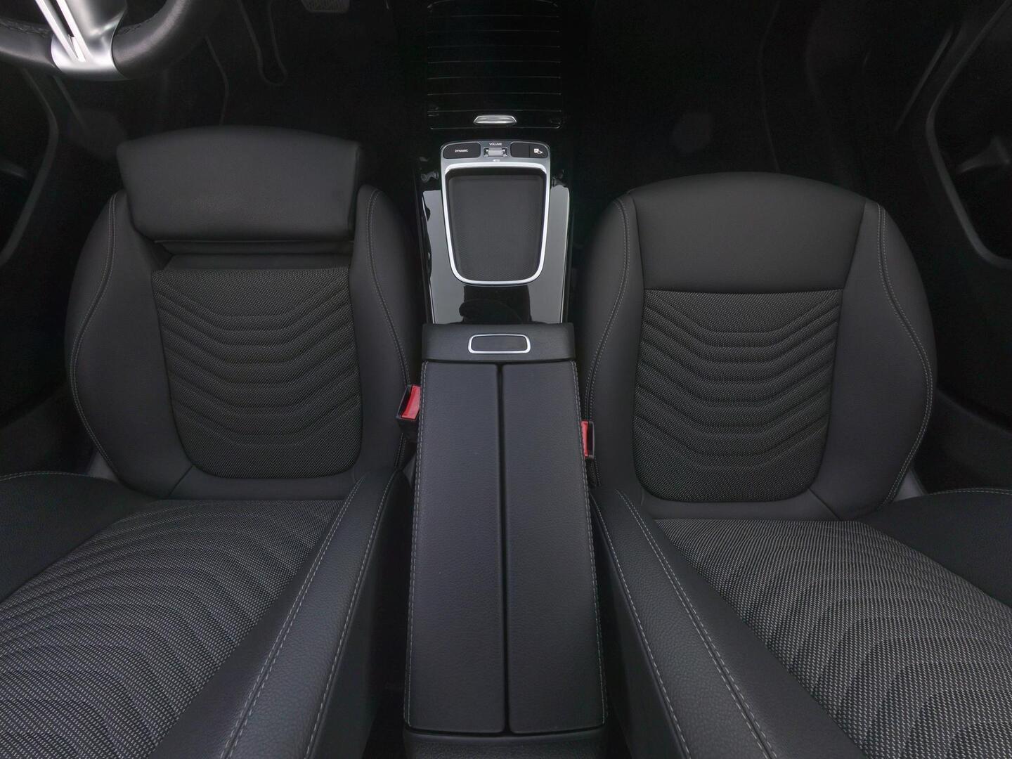 MERCEDES-BENZ A 2024