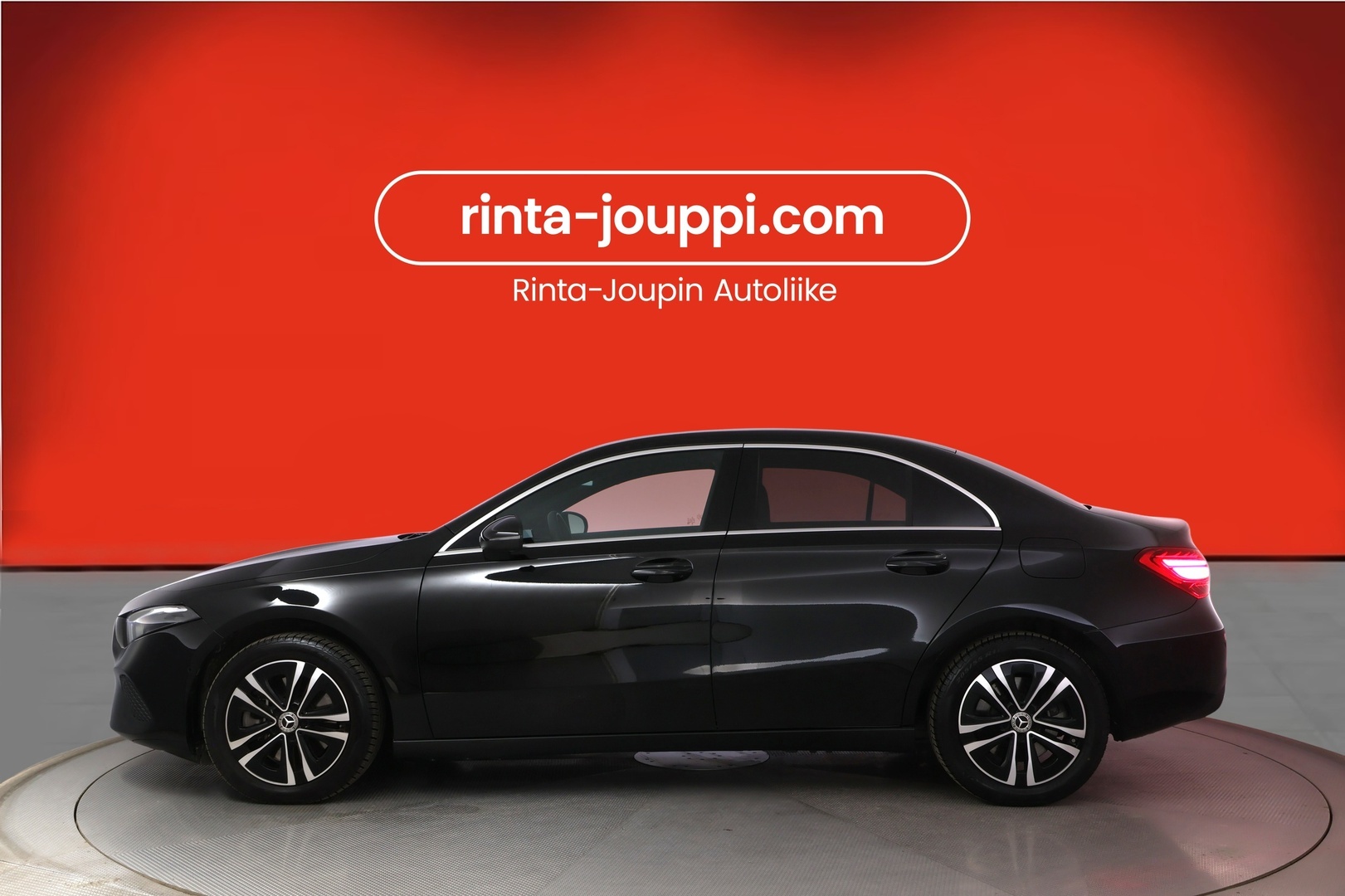 MERCEDES-BENZ A 2024