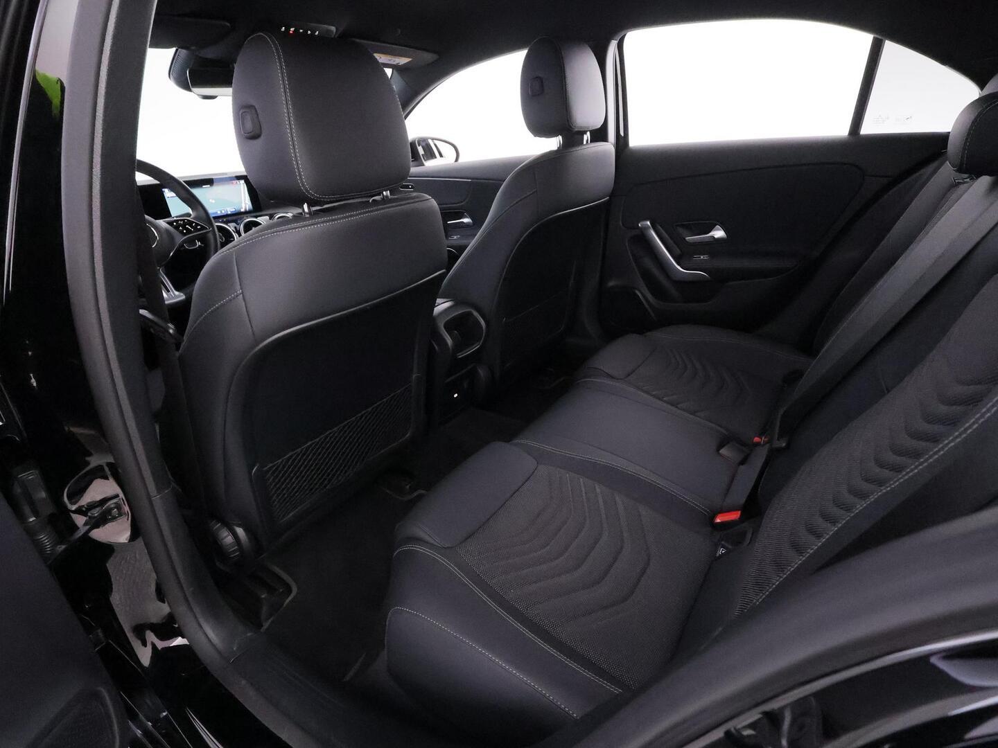 MERCEDES-BENZ A 2024
