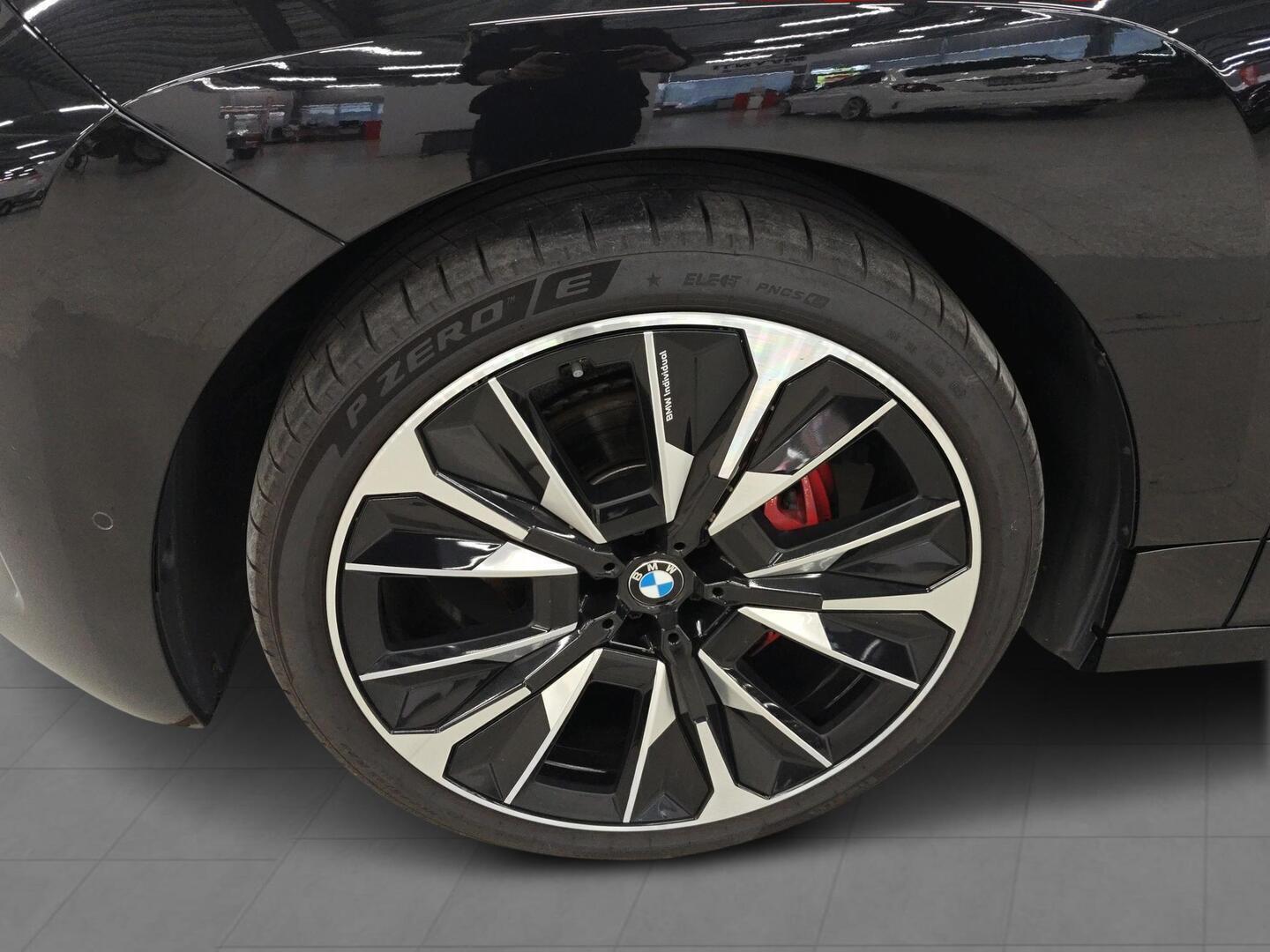 BMW iX 2025
