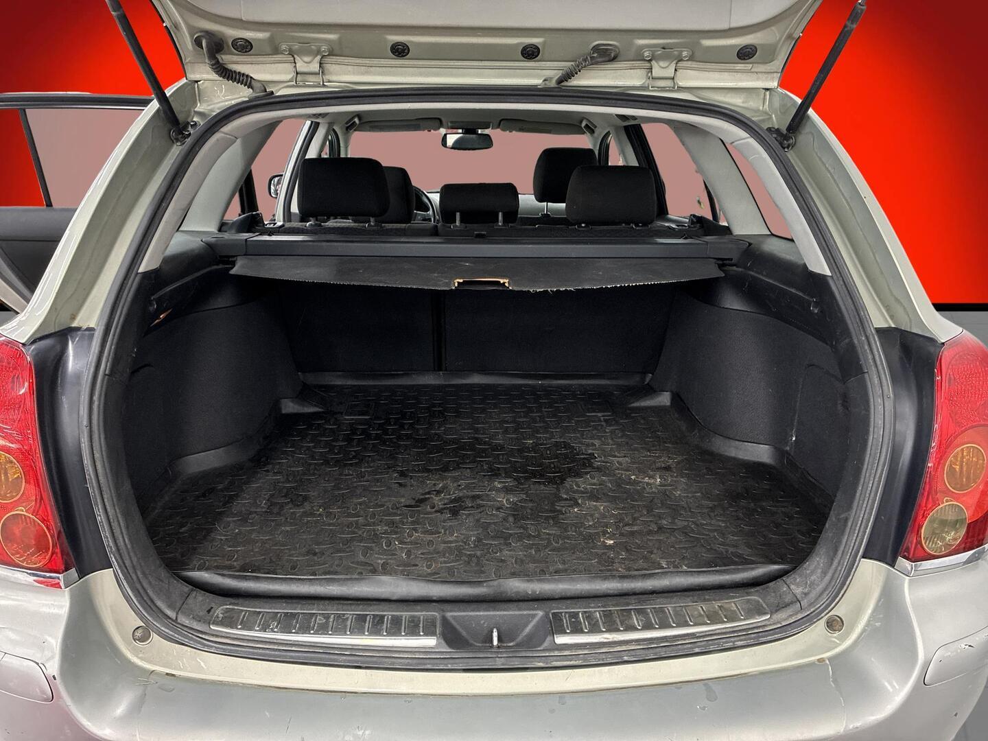 TOYOTA Avensis 2004