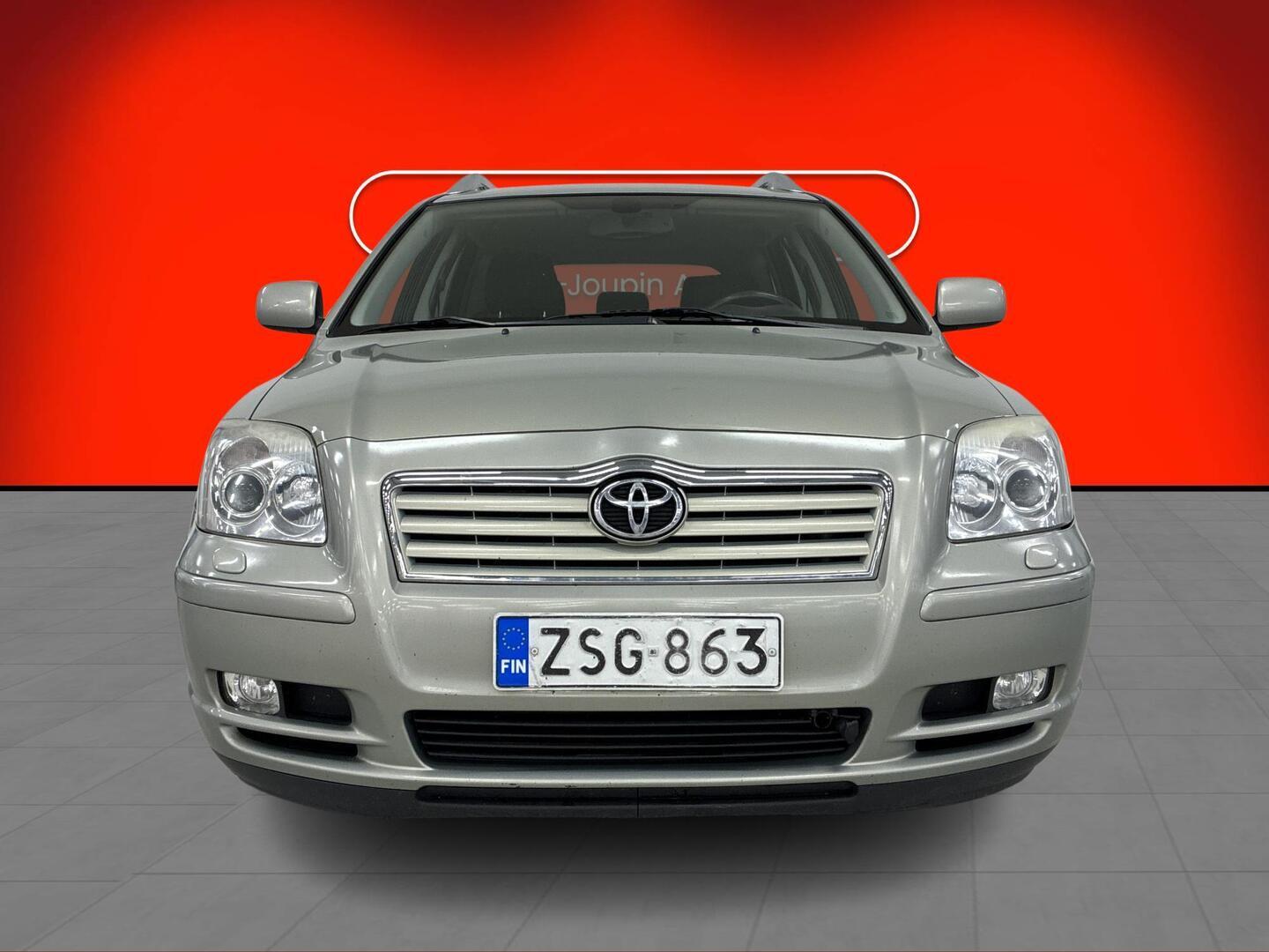 TOYOTA Avensis 2004
