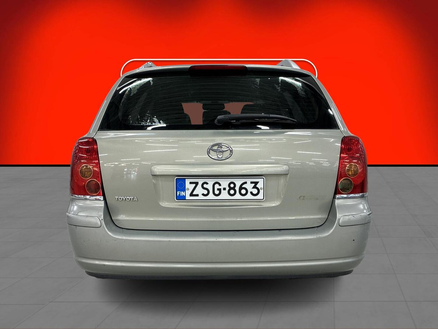 TOYOTA Avensis 2004