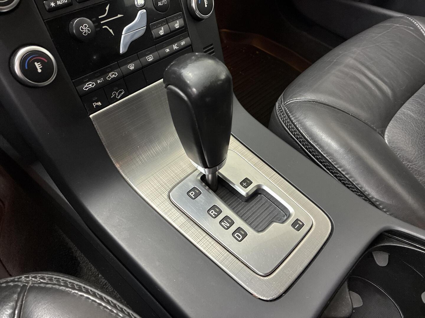 VOLVO XC70 2008