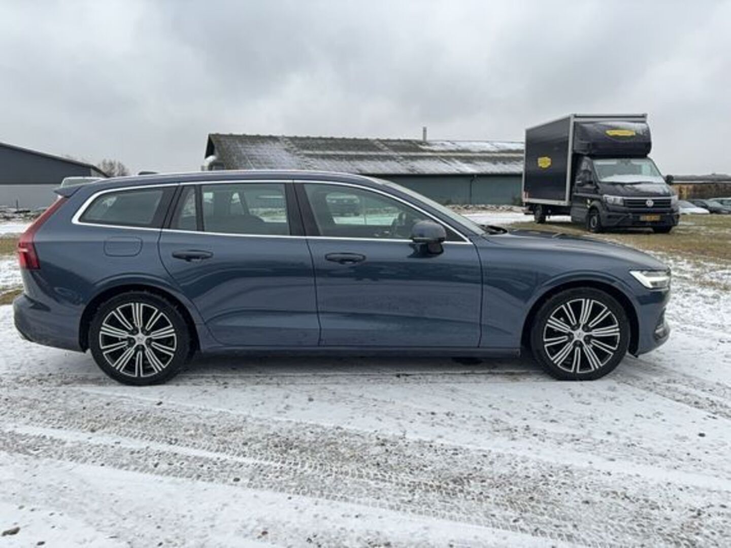 VOLVO V60 2021