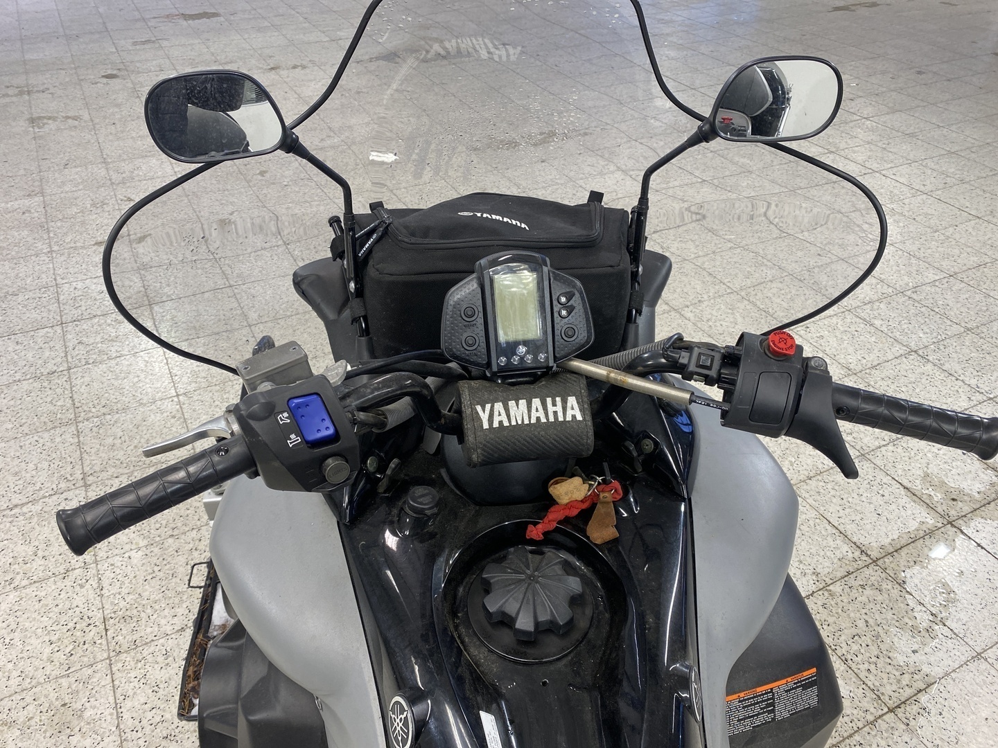YAMAHA VENTURE 2010